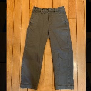 Everlane Wide-Leg Crop Chino Pant in Surplus